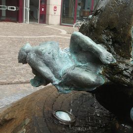 Weltkugelbrunnen „Unser kleiner Planet“ (Bronze) in Hilden