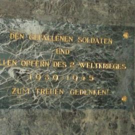 Gedenktafel f&uuml;r die in den Kriegen gefallenen Anwohner der Gemeinde