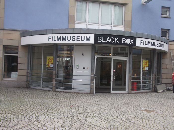 Haupteingang zum Filmmuseum