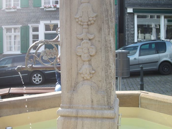 Gräfrather Marktbrunnen