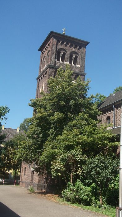 Kath. Kirchengemeinde Heilige Familie - Kirche St. Mariä Himmelfahrt