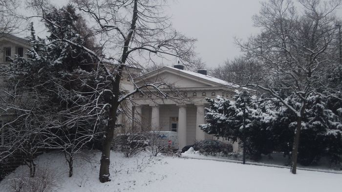 Ratinger Tor im Winter vom Hofgarten aus gesehen