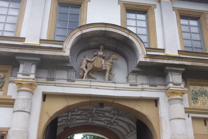 Detail an der Torbrücke: Hl. Martin