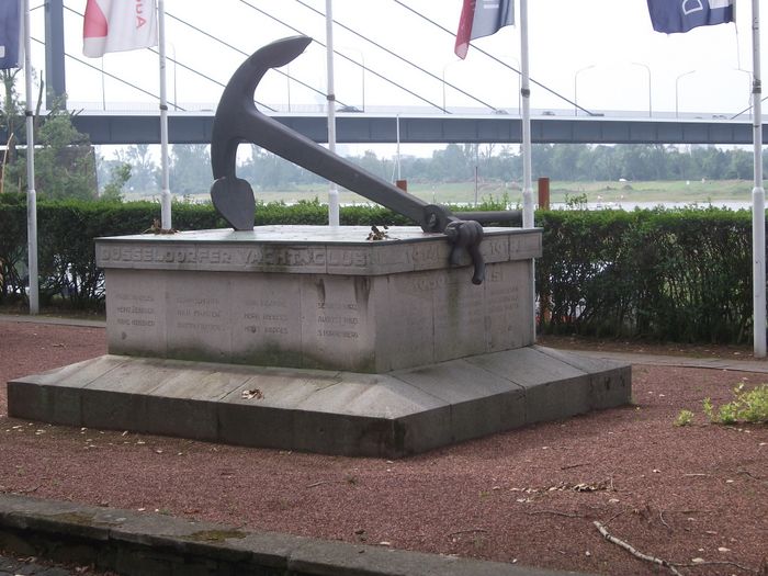 Gefallenendenkmal des Düsseldorfer Yachtclubs