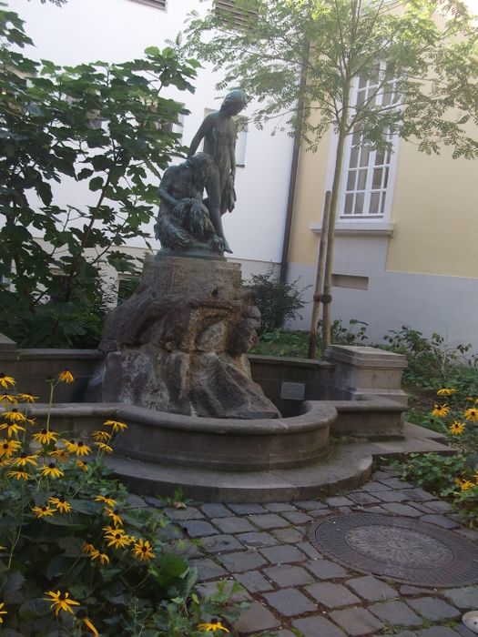 Faun und Nymphe Brunnen