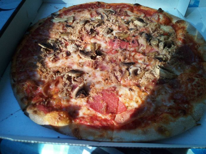 die Pizza Düsseldorfer - sieht lecker aus, war es aber nicht :(