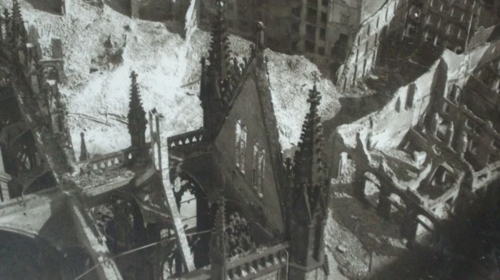 Reste der zerstörten Nikolaikirche 