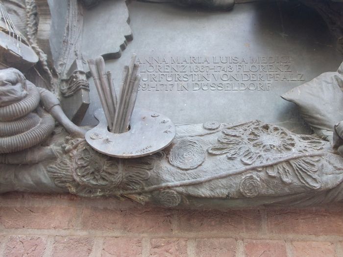 Anna Maria Luisa de Medici Denkmal
