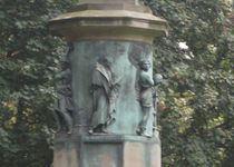 Bild zu Guiollett-Denkmal