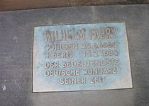 Bild zu Denkmal - Wilhelm-Fabry neben der Reformationskirche