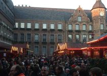 Bild zu WEIHNACHTSMARKT AM RATHAUS MARKTPLATZ