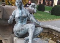 Bild zu Brunnen "Drei Grazien"