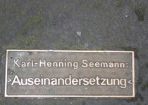 Bild zu Denkmal - Auseinandersetzung von Karl-Henning Seemann