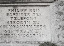 Bild zu Philipp-Reis-Denkmal