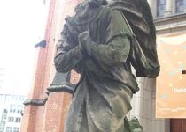 Bild zu zwei Engel an der Johanneskirche