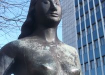 Bild zu Freya - Skulptur (im Museumsgarten der Sparkasse Duisburg)