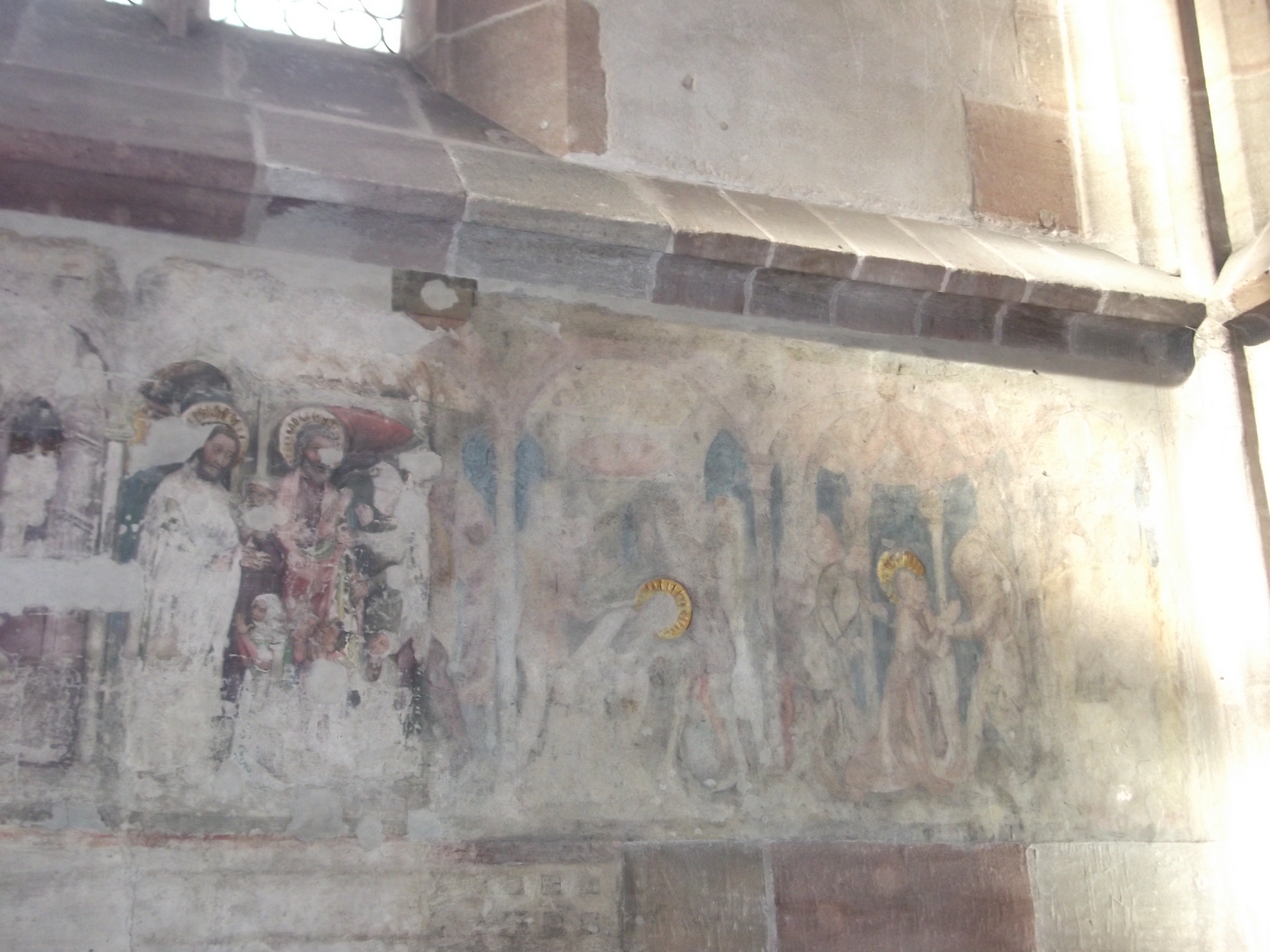 Fresken neben dem Altar