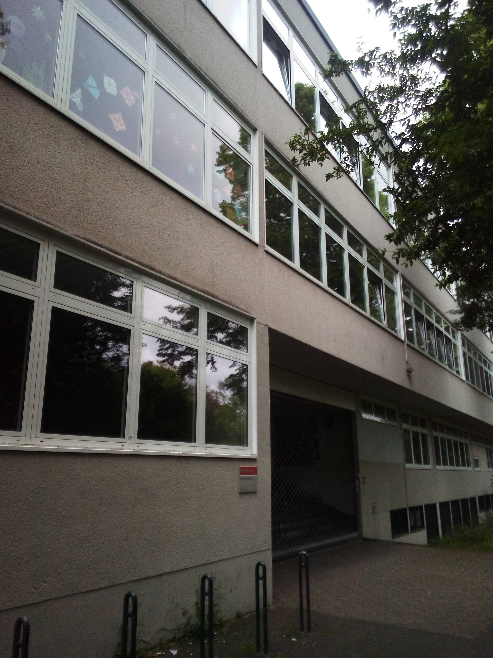Bild 2 Städt. Hölderlin-Gymnasium in Köln