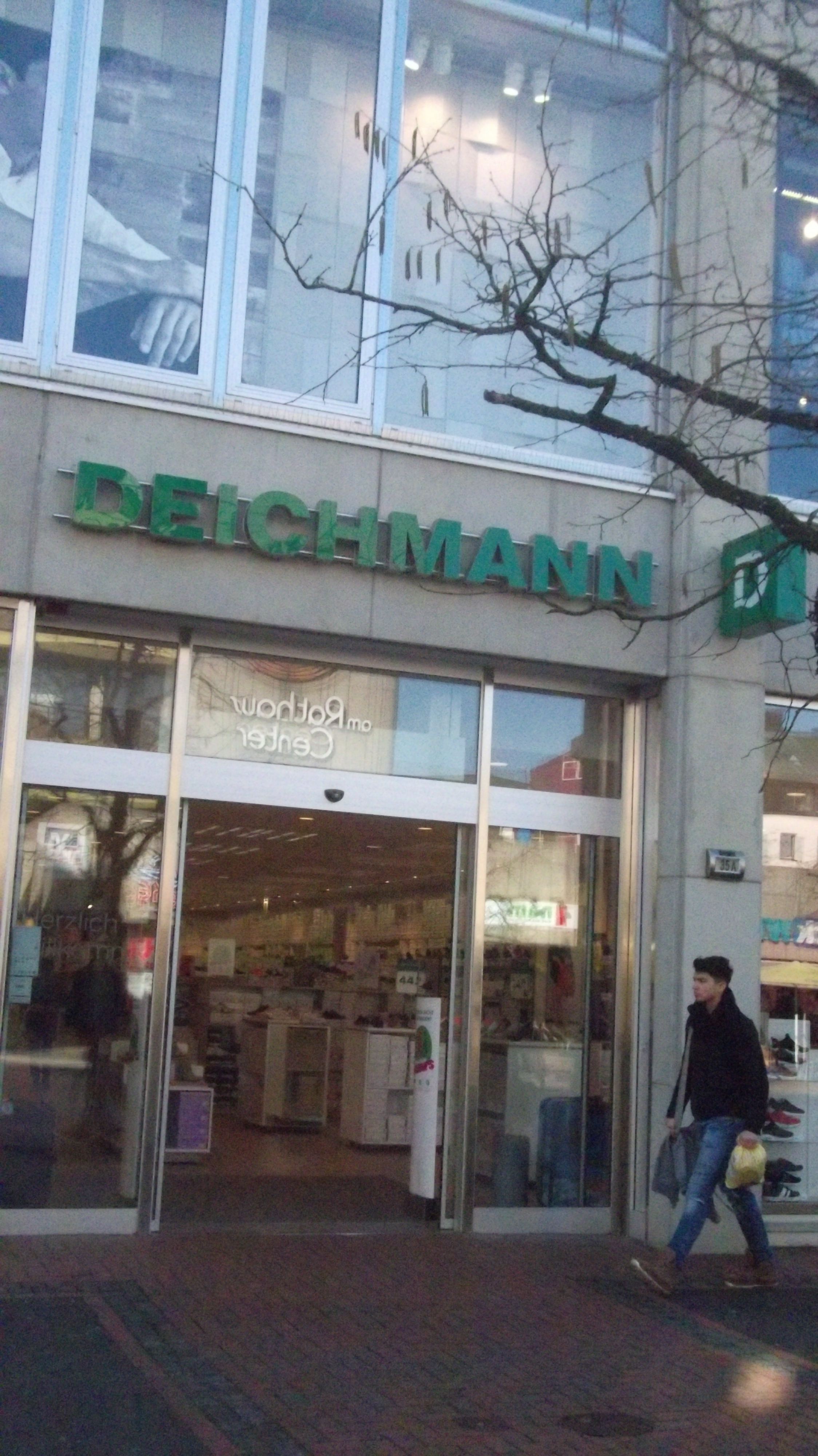 Bild 1 Deichmann-Schuhe in Hilden