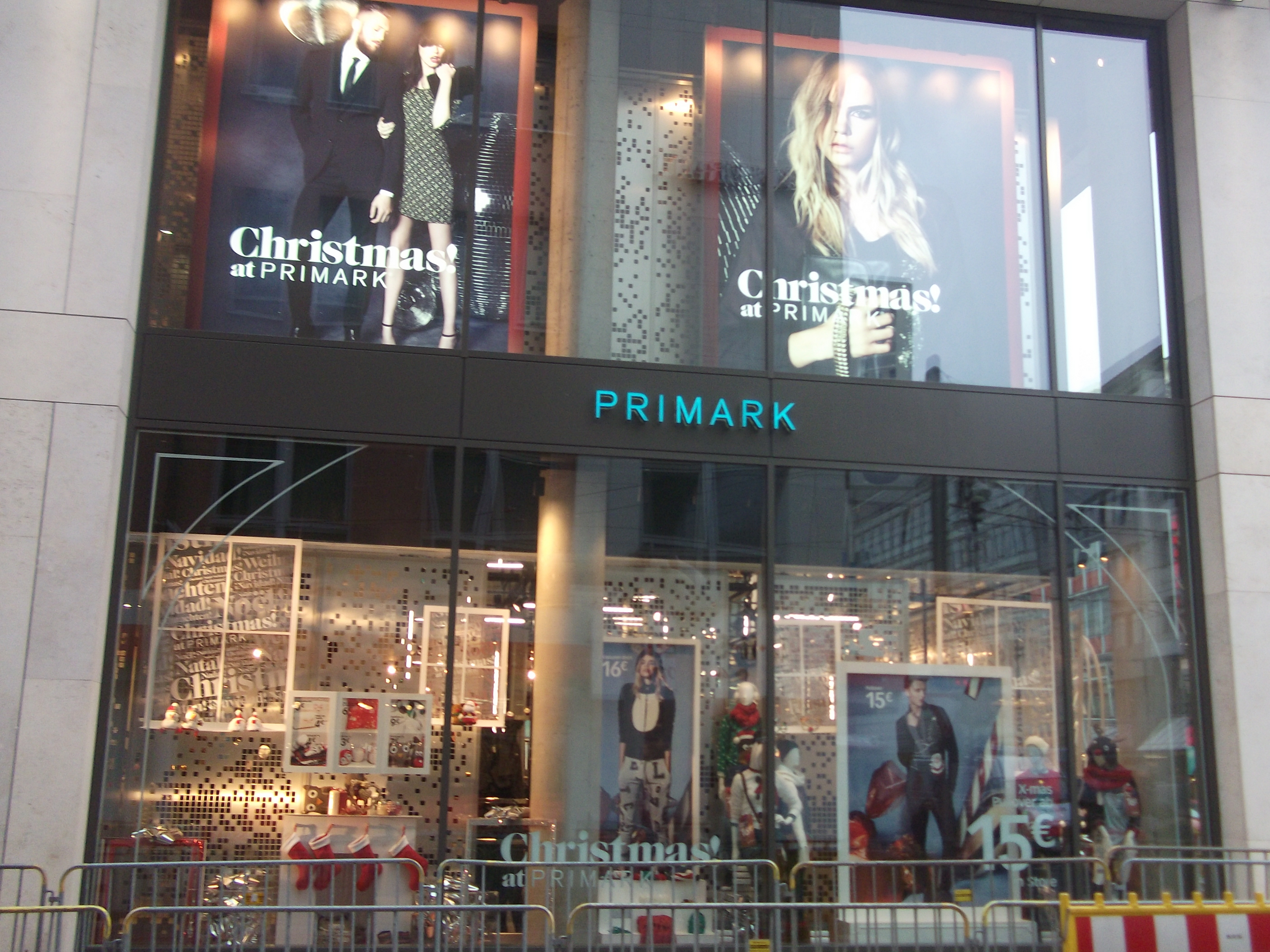 der Shoppingwahnsinn hat einen Namen: Primark und jetzt auch in D&uuml;sseldorf!
