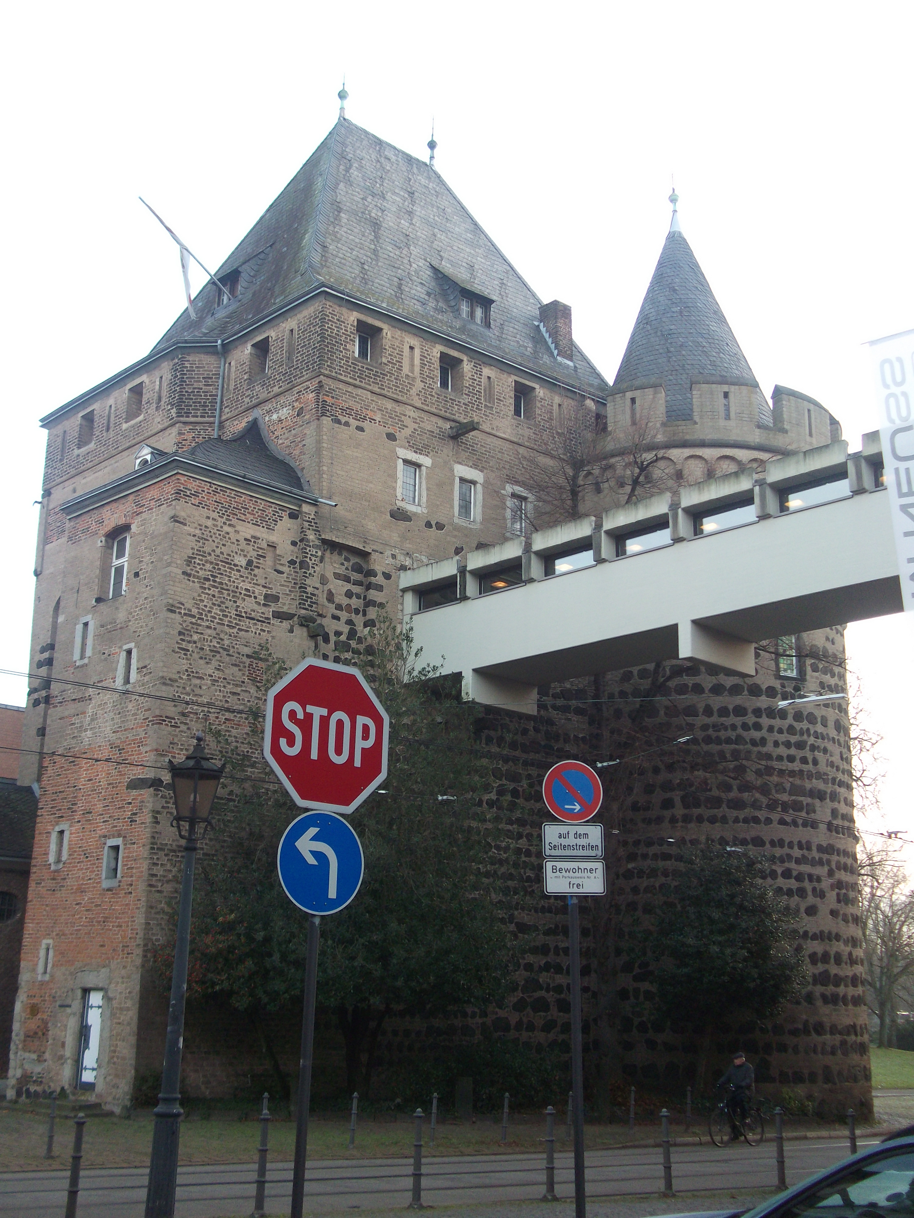 Verbindungsbrücke mit Ostturm