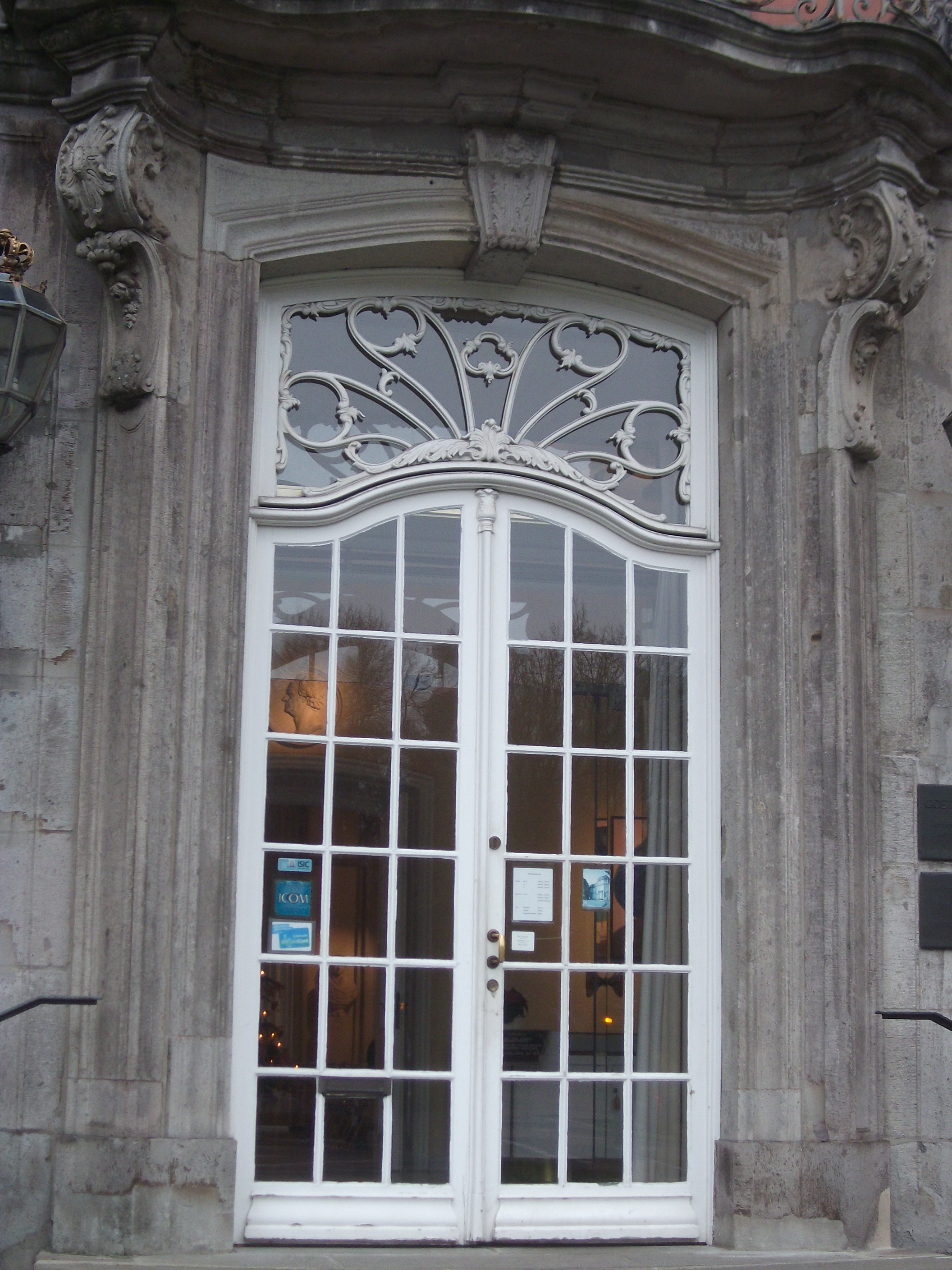 Detailansicht Eingangstür zum Schloss