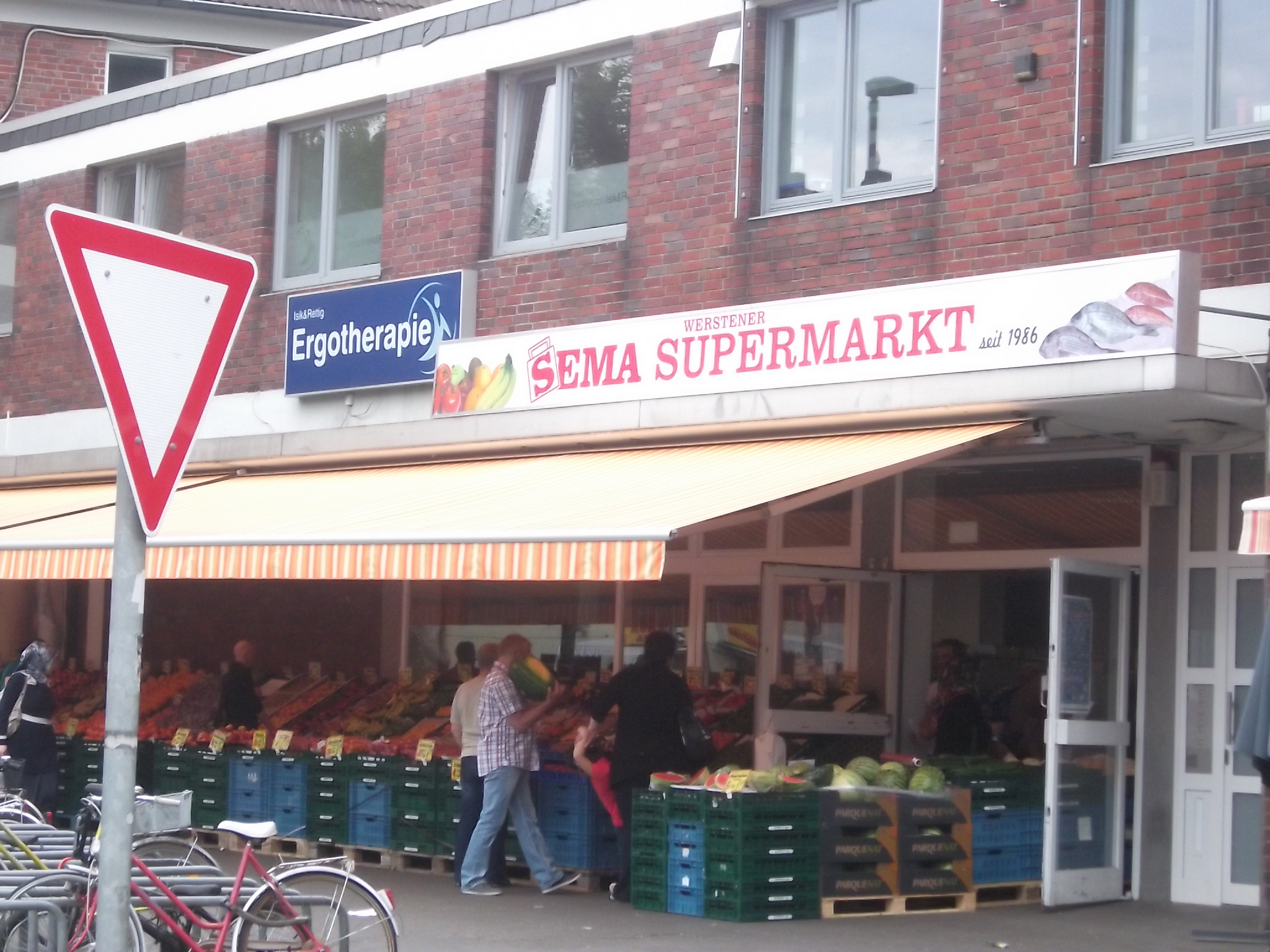 Bild 1 Ali-Riza Saruhan Lebensmittel Sema Market in Düsseldorf