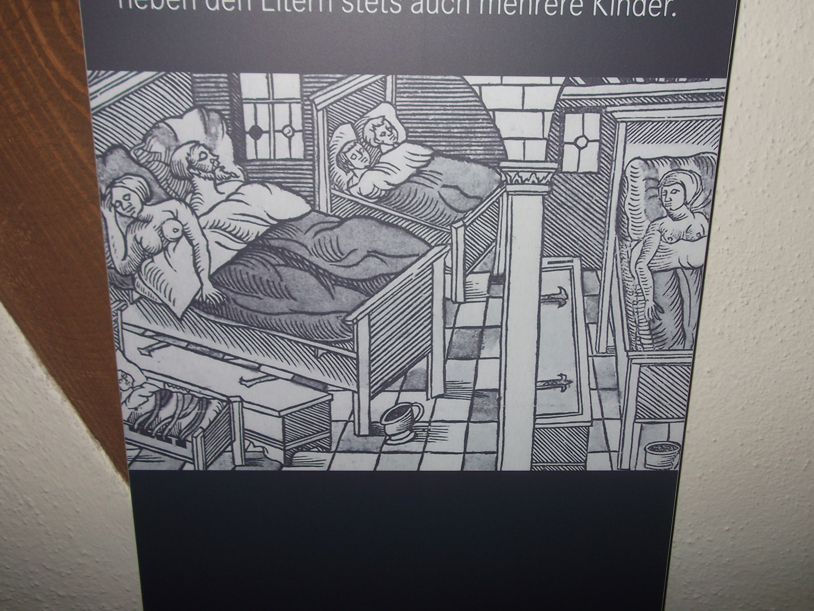 Ein Schlafzimmer Anno Dazumal, h&auml;ufig so wie auf dem Bild, war es der Schlafplatz der ganzen Familie