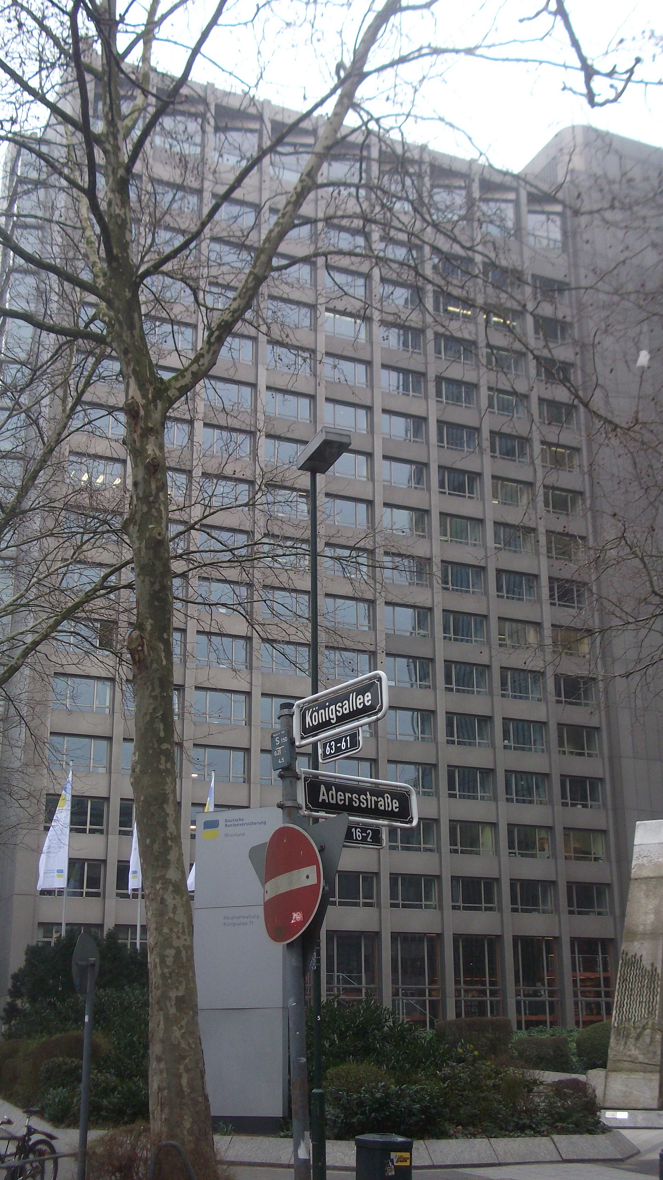 Zwecksgebäude der LVA Düsseldorf am Nordende der Kö Ecke Aderstraße
