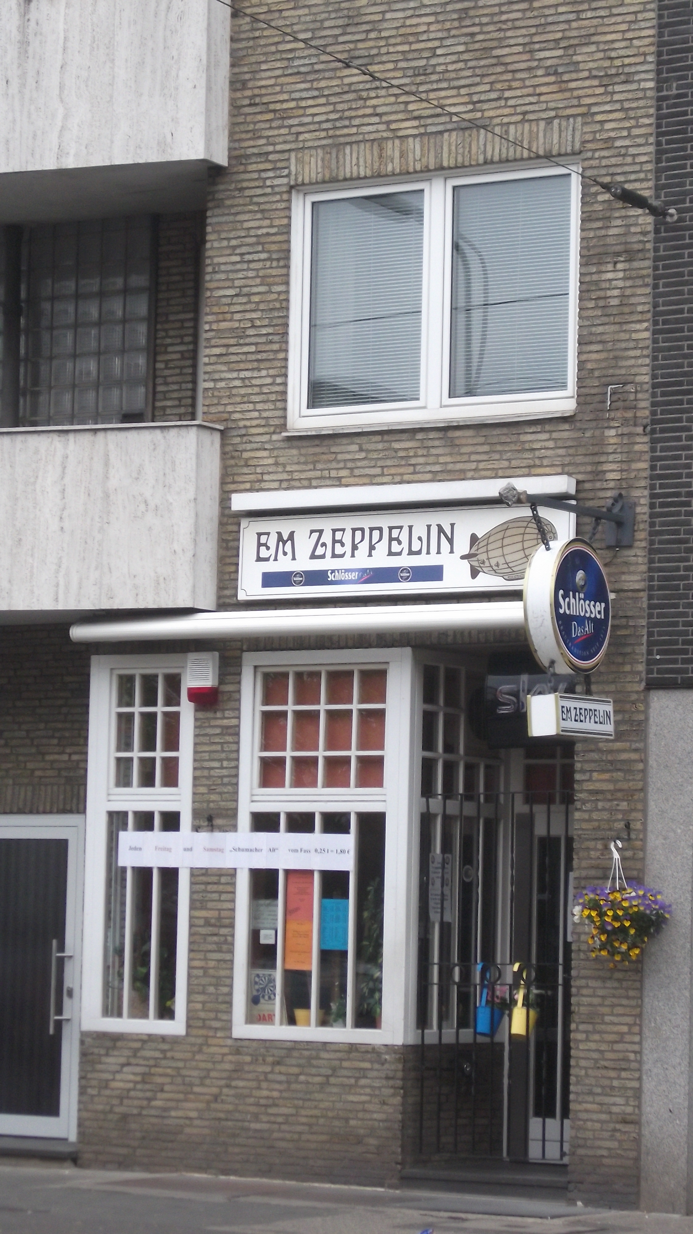 Bild 1 Em Zeppelin in Düsseldorf