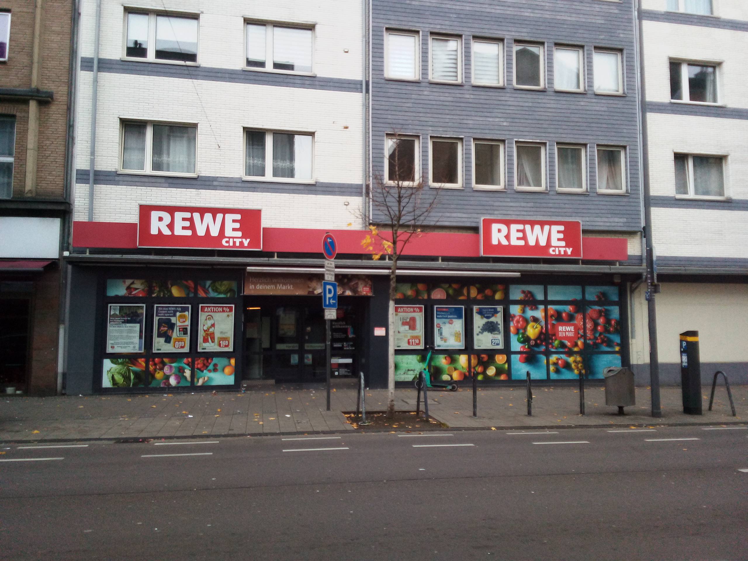 Bild 1 REWE in Köln