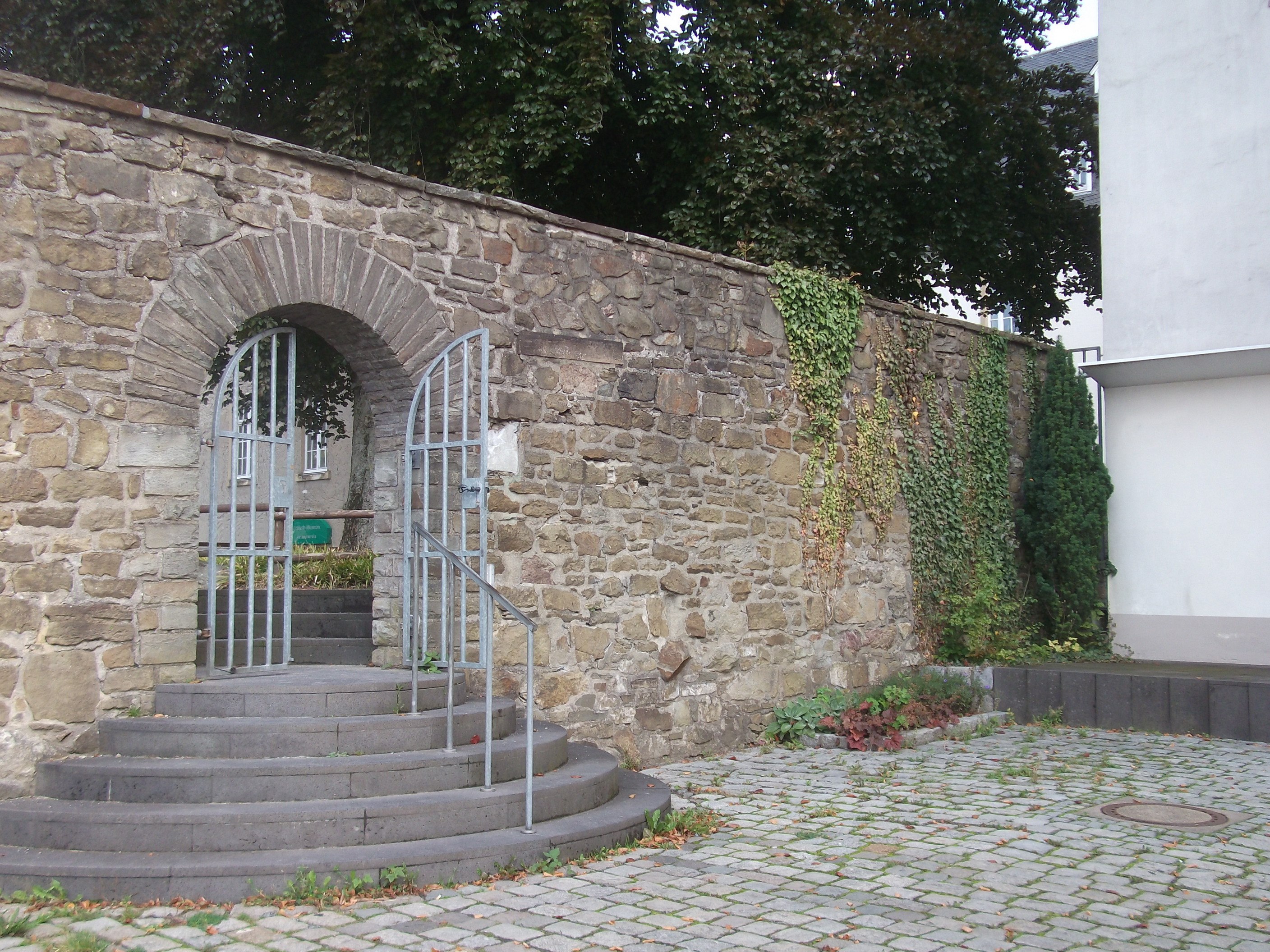 Bild 4 St. Mariä Himmelfahrt, Pfarrbüro in Solingen