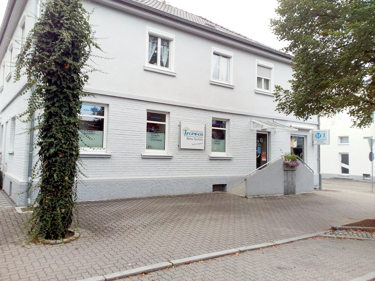 Außenansicht Sanitätshaus Fünfer in Renningen