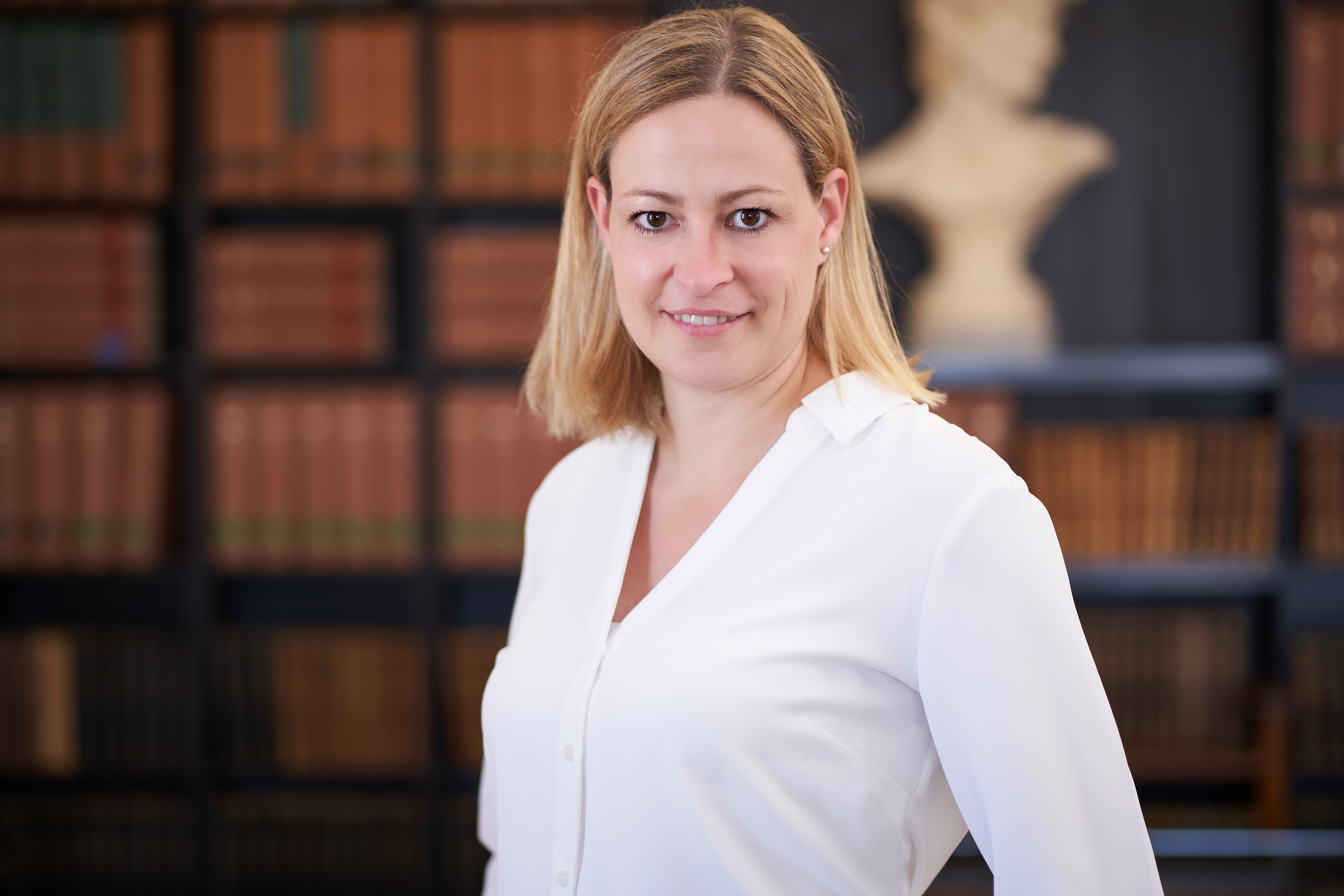 Rechtsanwältin und Notarin Denise Ahls aus Warburg Fachanwältin für Familienrecht, Fachanwältin für Sozialrecht