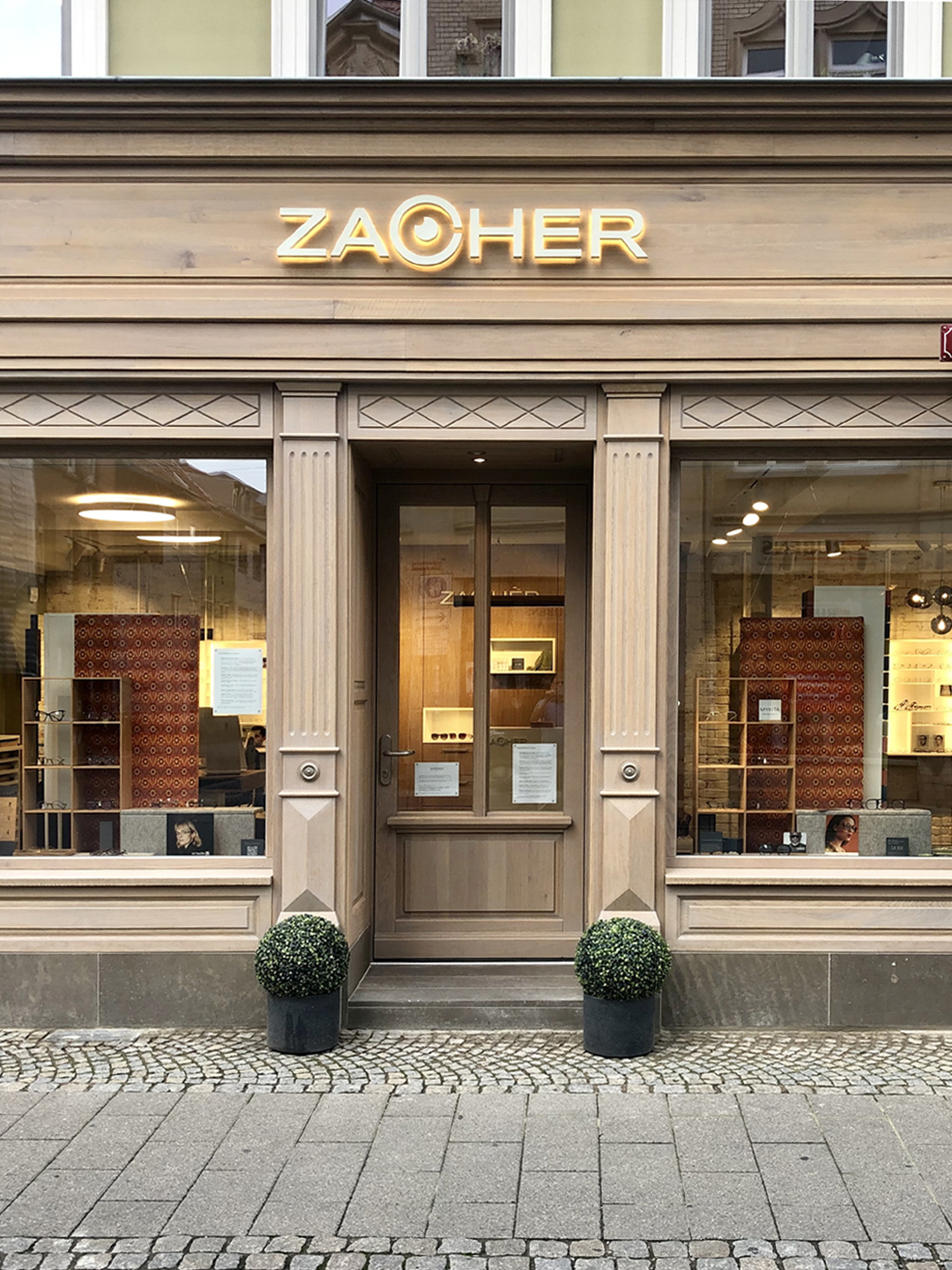 Optiker Zacher in Erfurt Lange Br&uuml;cke Altstadt Sch&ouml;ne Brillen, gute Gl&auml;ser, beste Beratung.