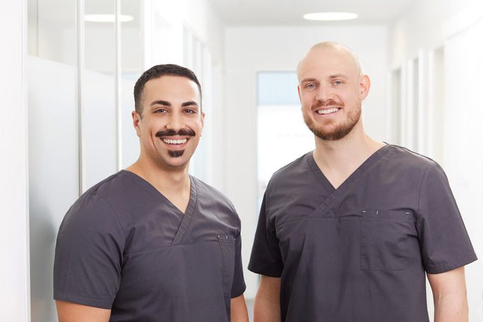 Zahnarzt Nima Shams und Oralchirurg Dr. David Klingert, Hochheim am Main