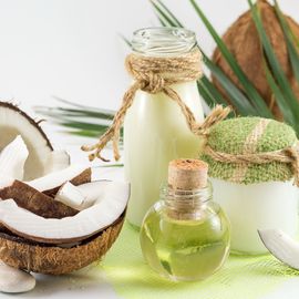 Ganzheitliche Massage mit nativem Kokosöl