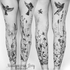 Wildblumen Sleeve Tattoo von Madlyne van Looy Tattoo &amp; Art in Velbert-Langenberg