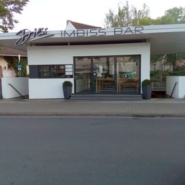 Habe die Fotos nach Ladenschluss gemacht um keine Autos oder Leute vor dem Laden zu haben.