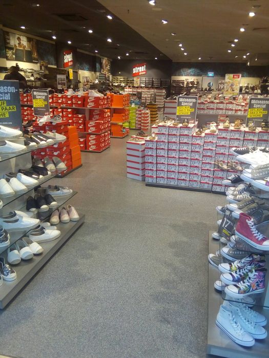 Nutzerbilder STREET, tolle Schuhe Schuhfachgeschäft