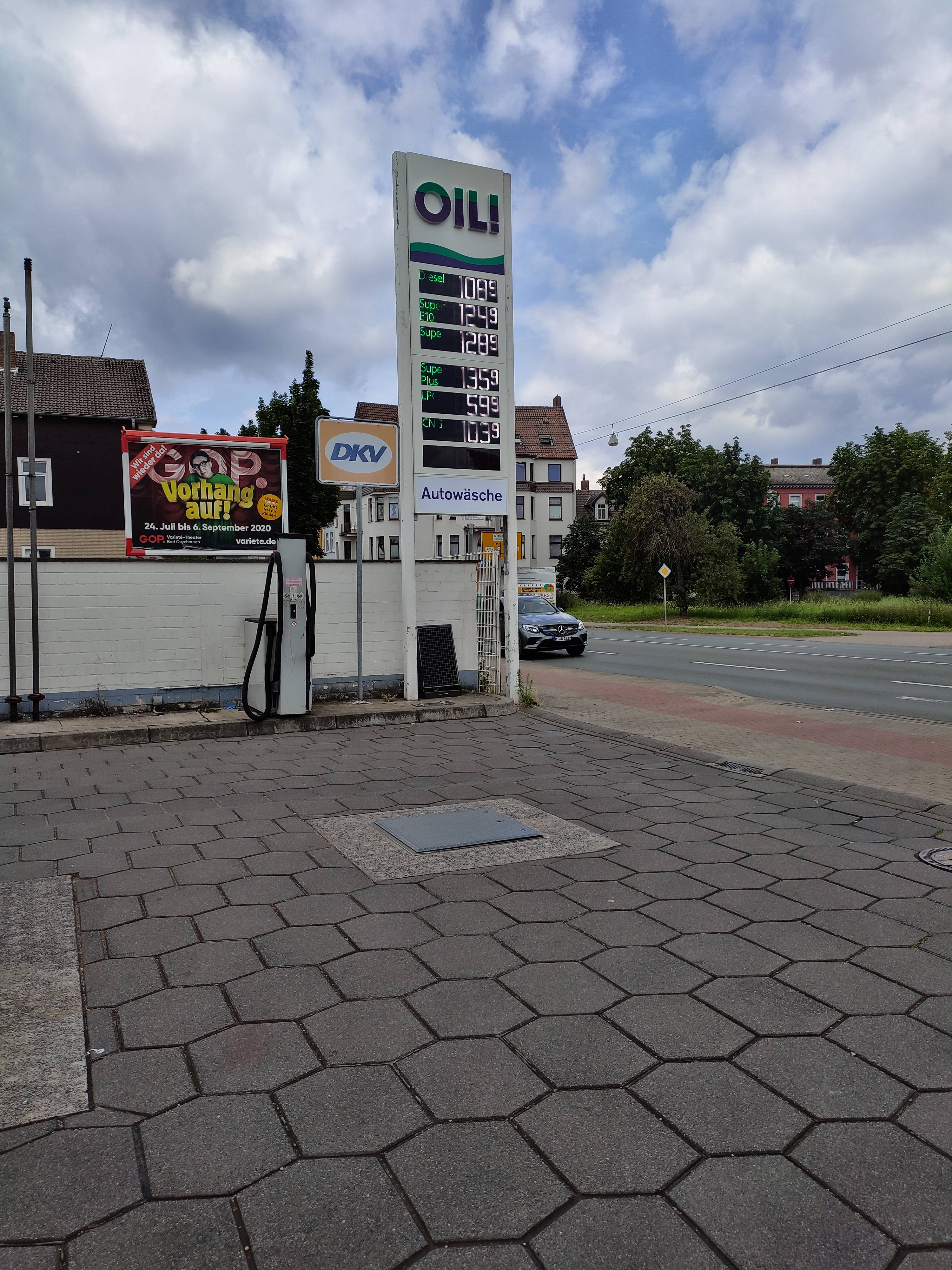 Bild 2 OIL! Tankstelle in Minden