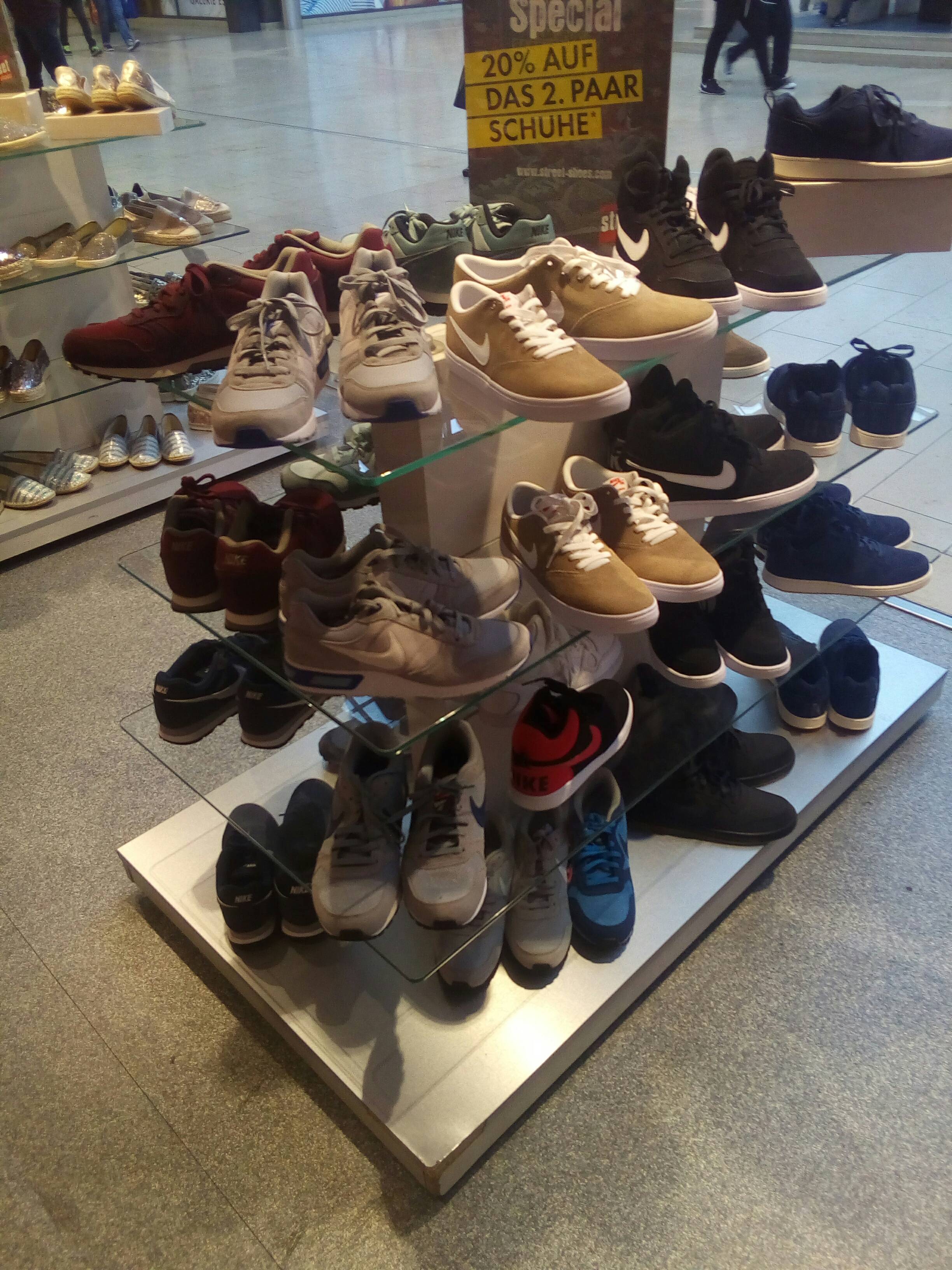 Bild 1 STREET, tolle Schuhe in Essen