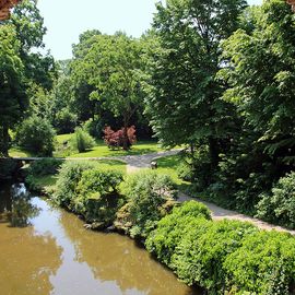 Blick vom Kastell in den Park