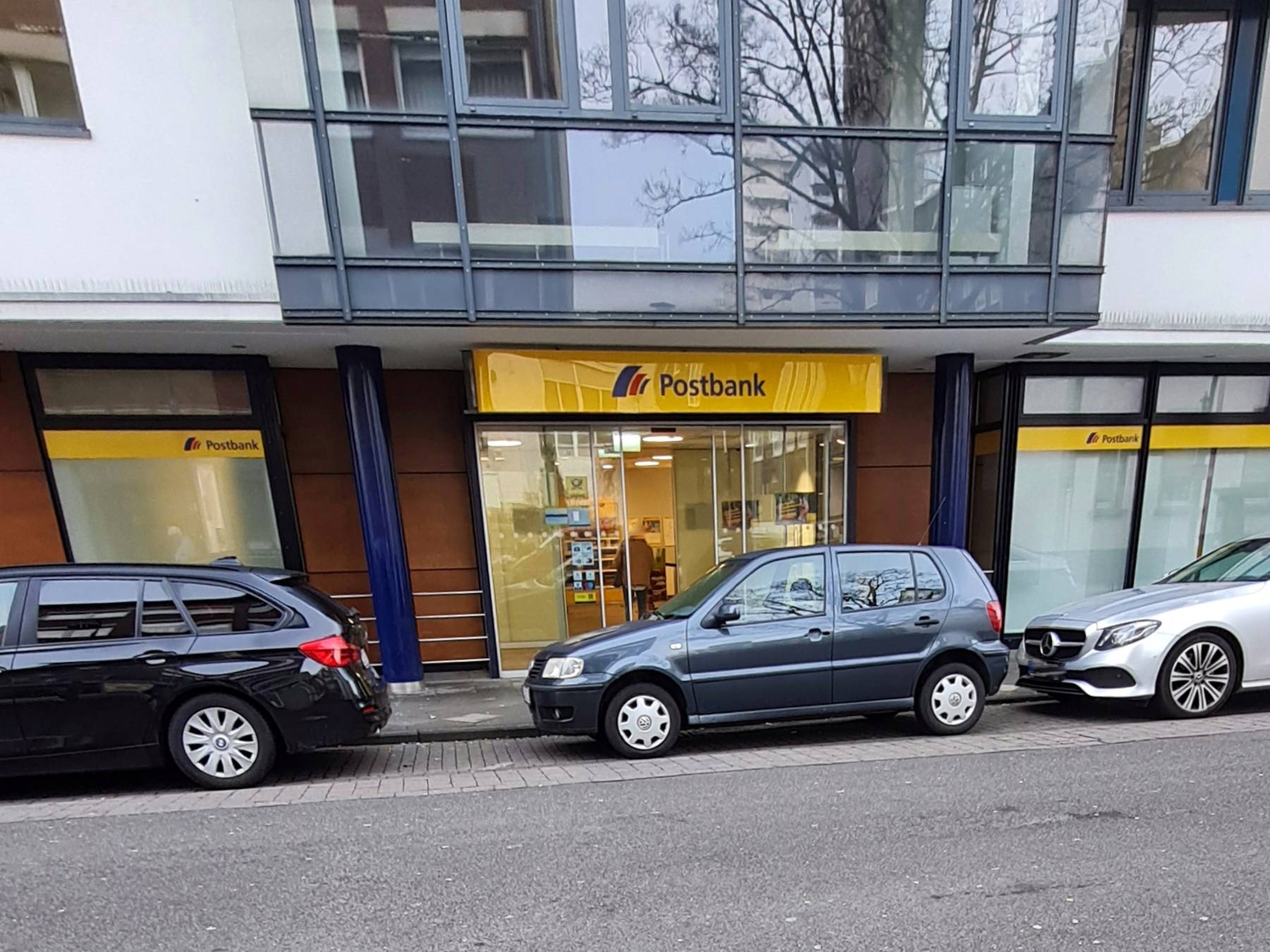 Bild 1 Postbank Filiale in Leverkusen