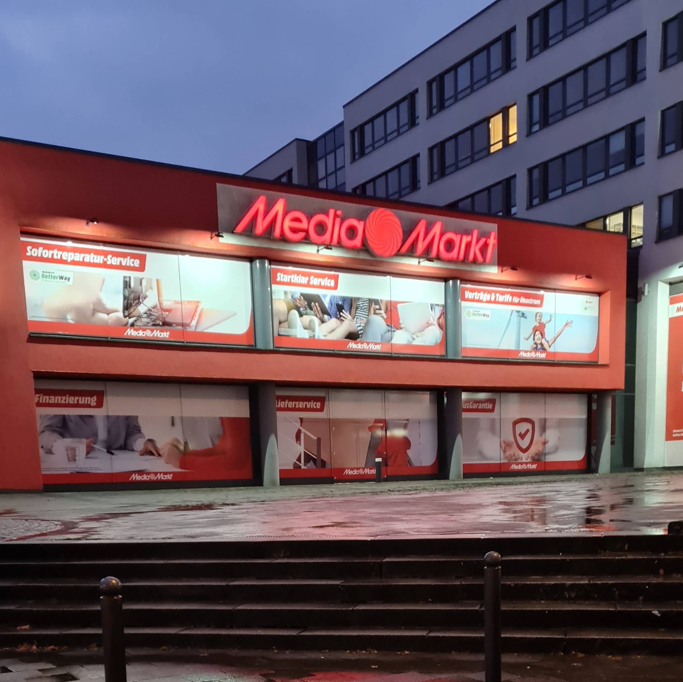 Bild 1 Handy-Reparatur im MediaMarkt Wuppertal in Wuppertal