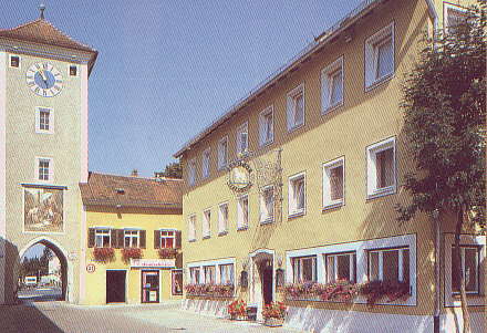 Bild 7 Weißes Lamm in Kelheim