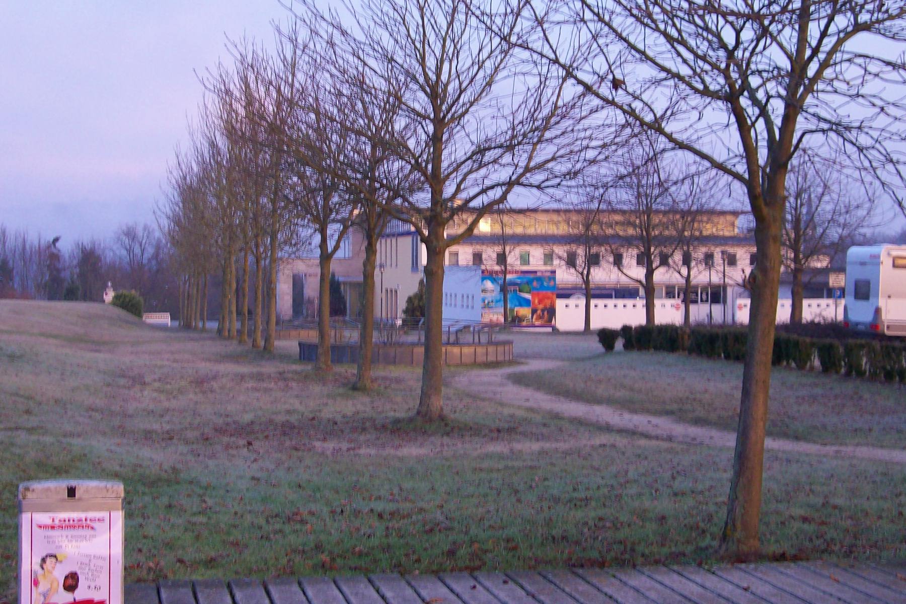 Zugang von den Parkplätzen im Freien