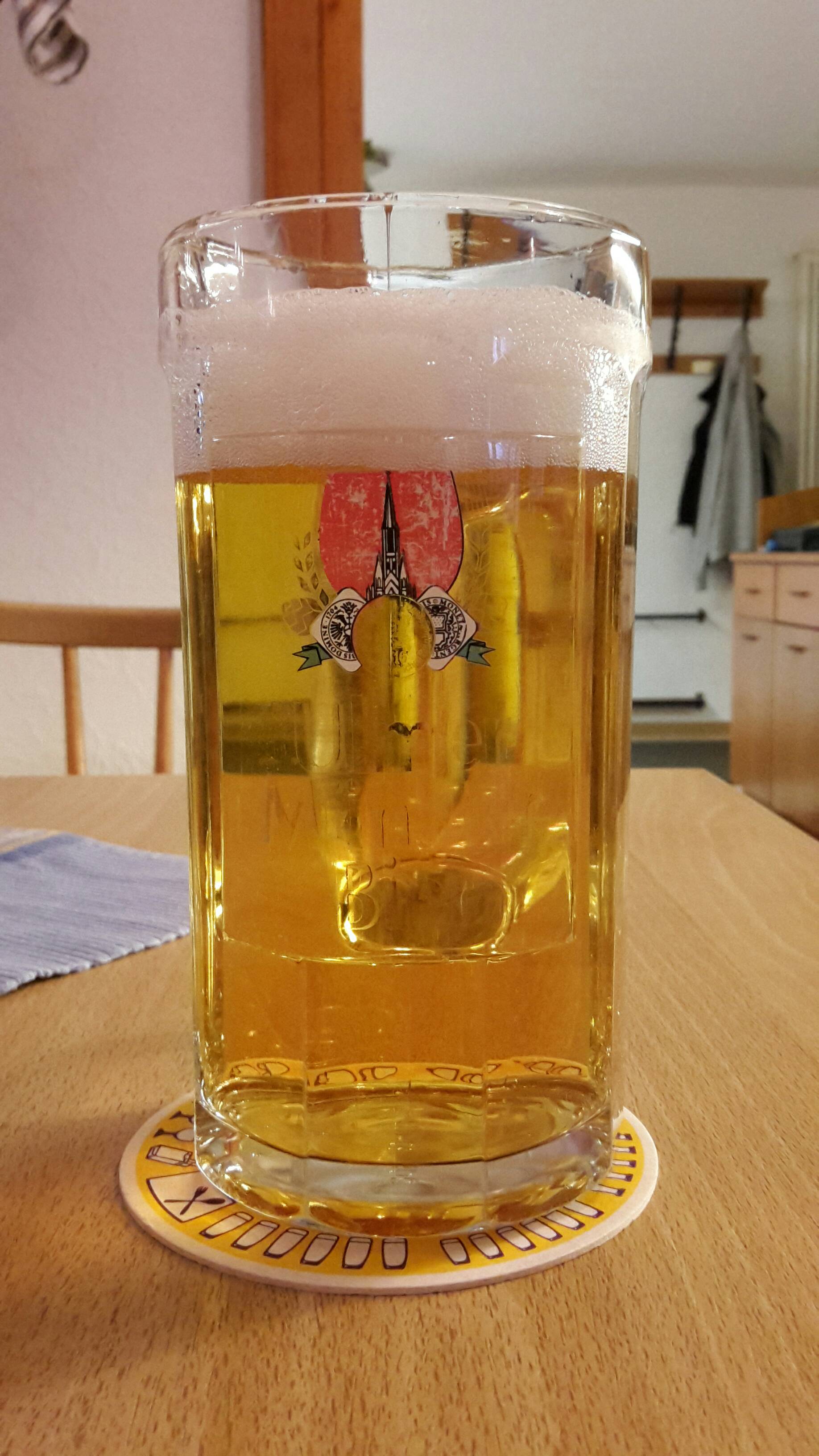 Ein Krug der ehemaligen Ulmer Münster Brauerei...
