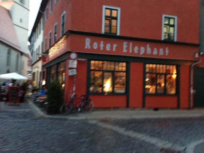 Bild 3 Roter Elephant in Erfurt