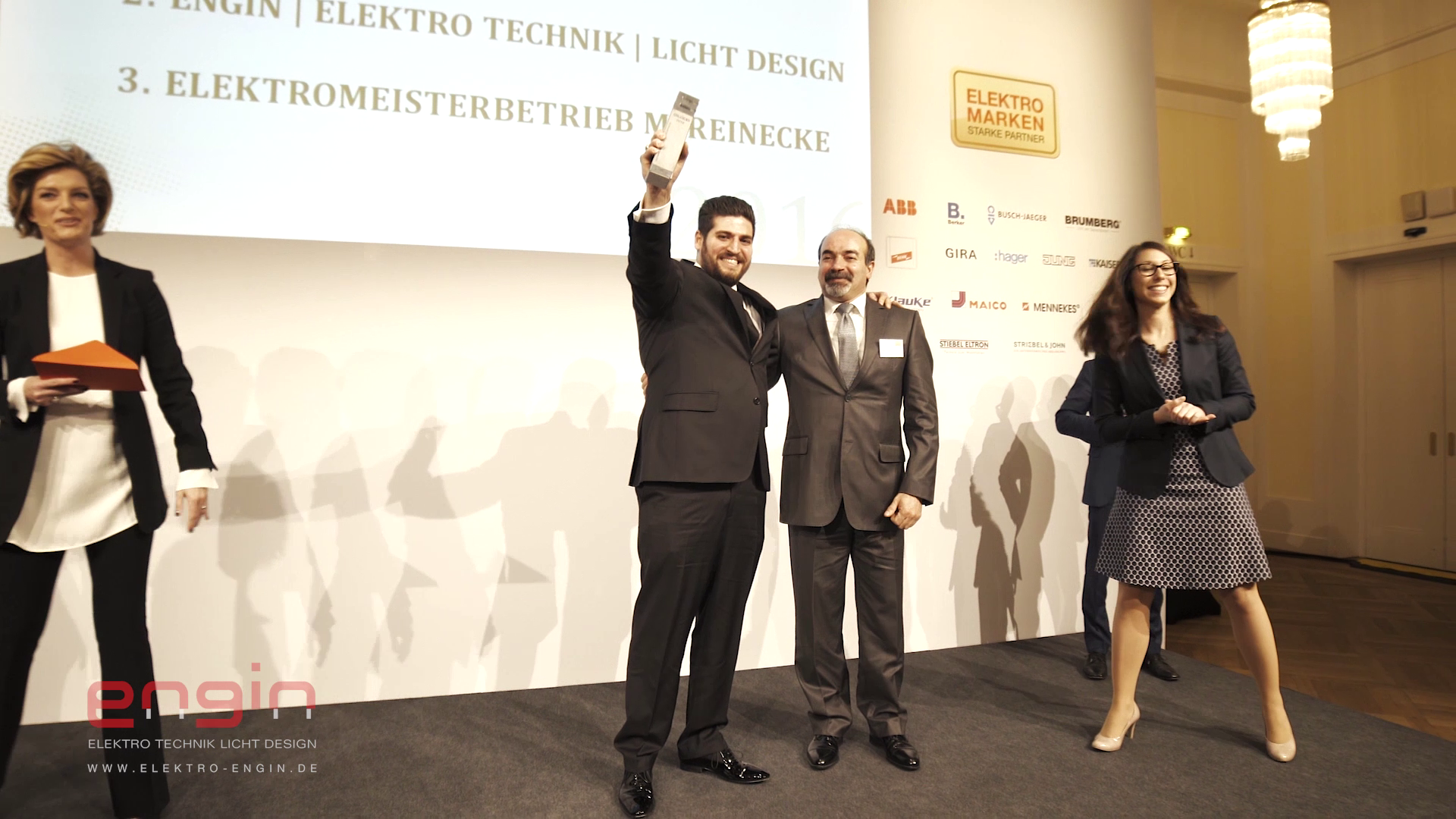 ELMAR preisverleihung 2016 - ENGIN elektro technik licht design
Adnan ENGIN + Ender ENGIN